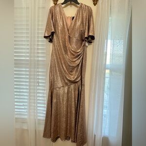 Nightway women’s gown size 14w color rose gold